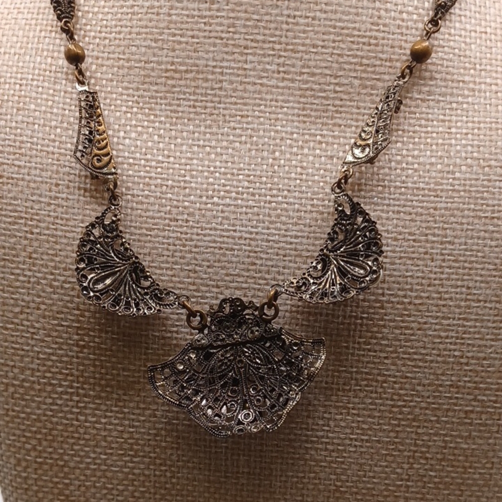 Western Germany Clear Rhinestone and Filigree Pearl Necklace - Picture 4 of 12